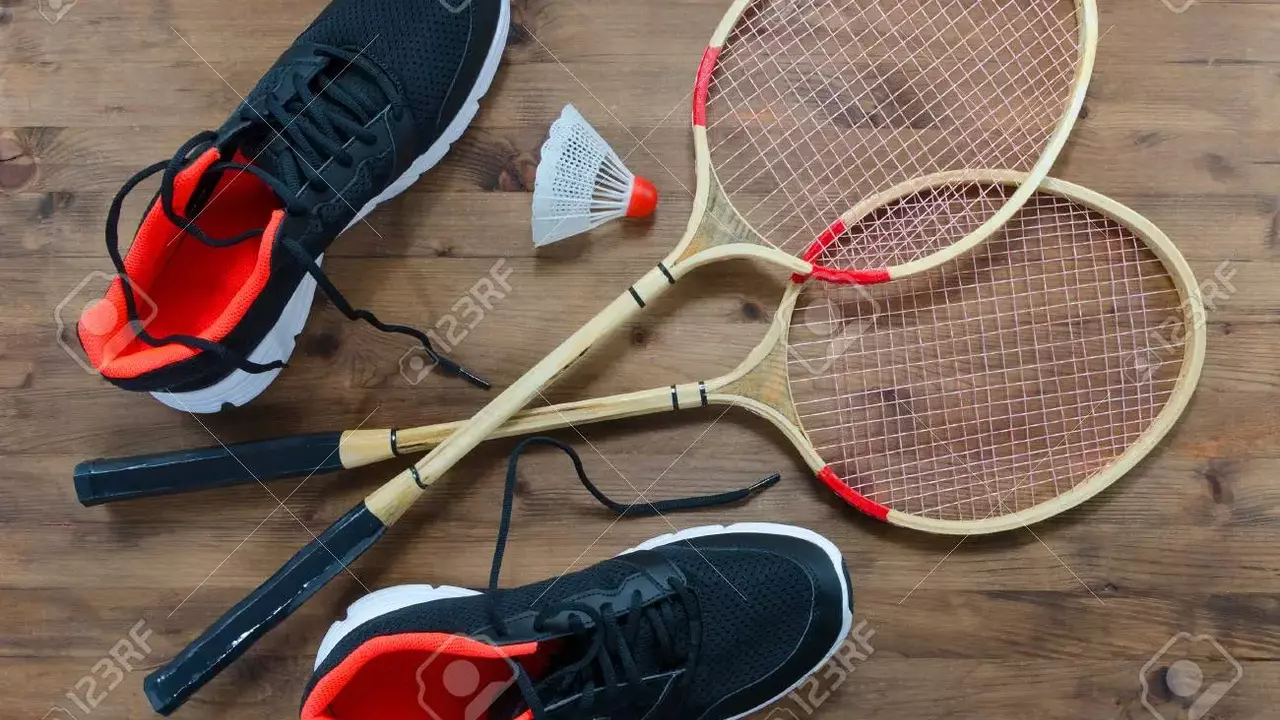 Can I use tennis rackets for snow shoes?